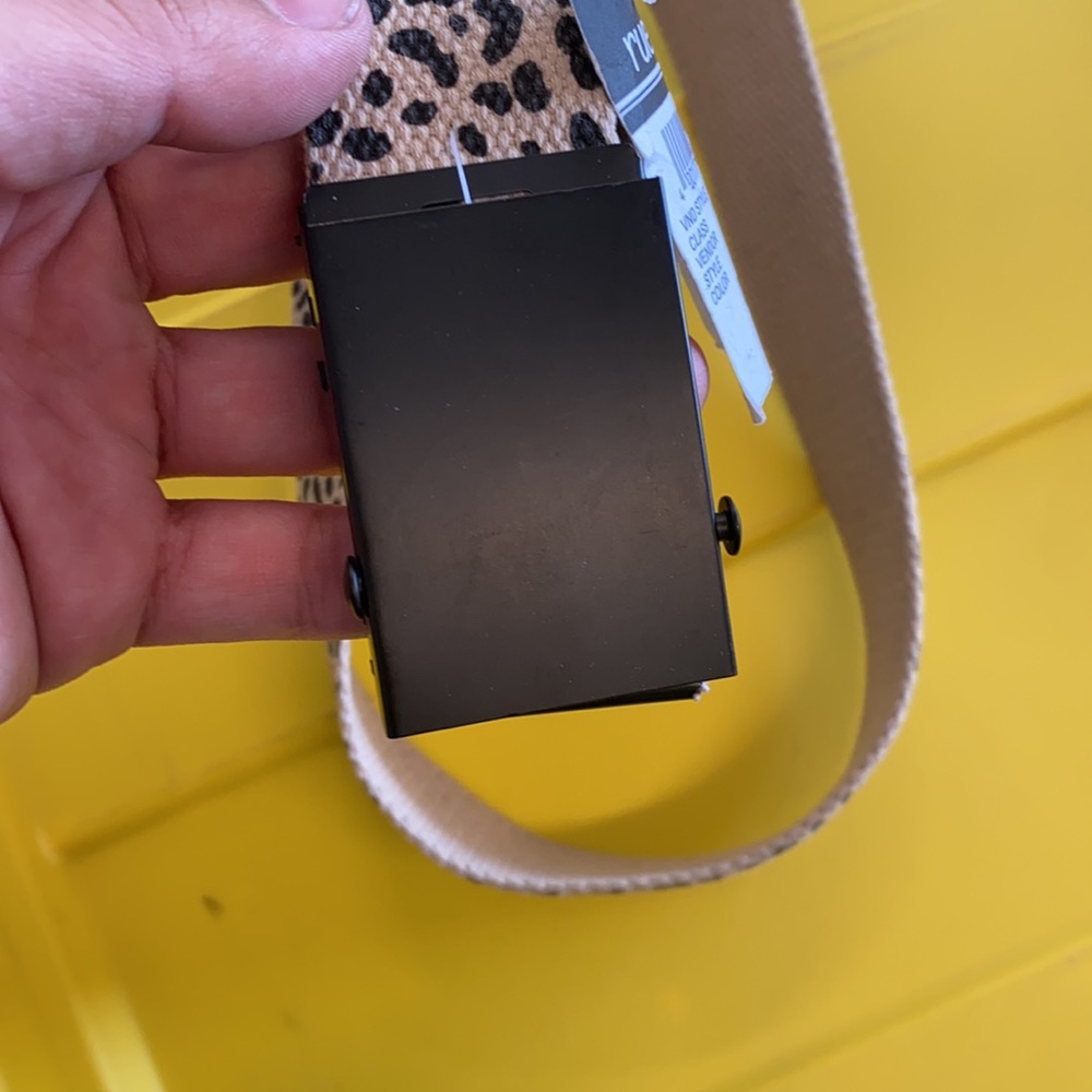 Leopard Belt - Picture 2 of 7
